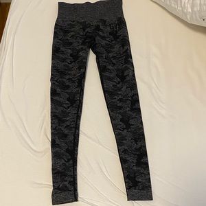 GYMSHARK CAMO LEGGINGS